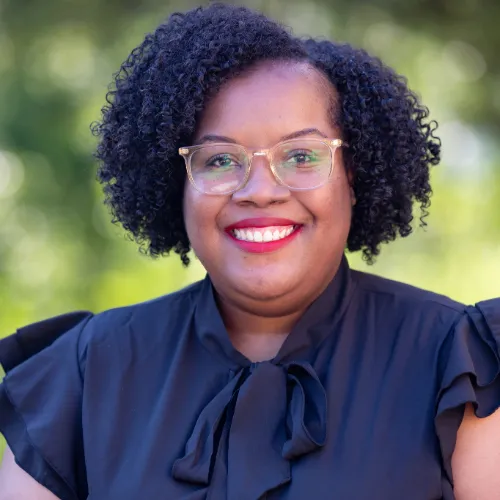 Teneisha Arnold headshot